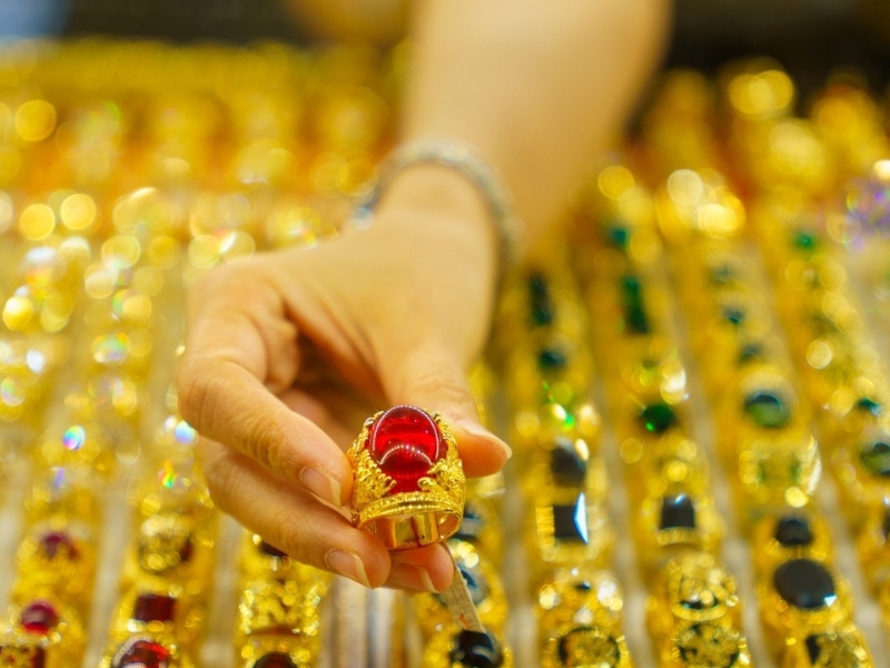 Giá vàng mở đầu 15-12, tiếp tục leo đỉnh